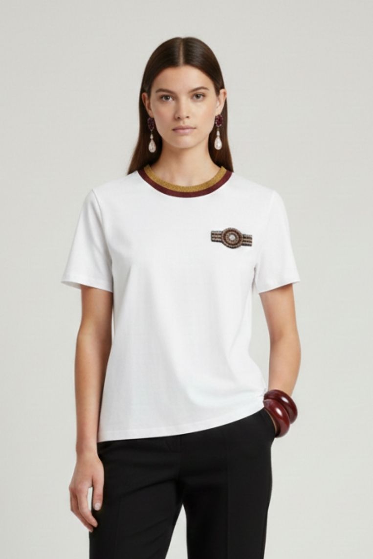 T-SHIRT CON PATCH 1 T-SHIRT CON PATCH - immagine 1