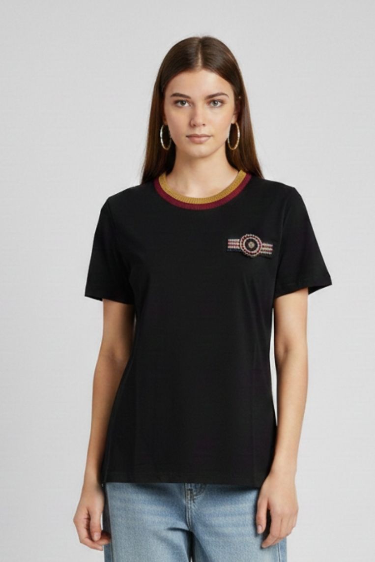 T-SHIRT CON PATCH 4 T-SHIRT CON PATCH - immagine 4