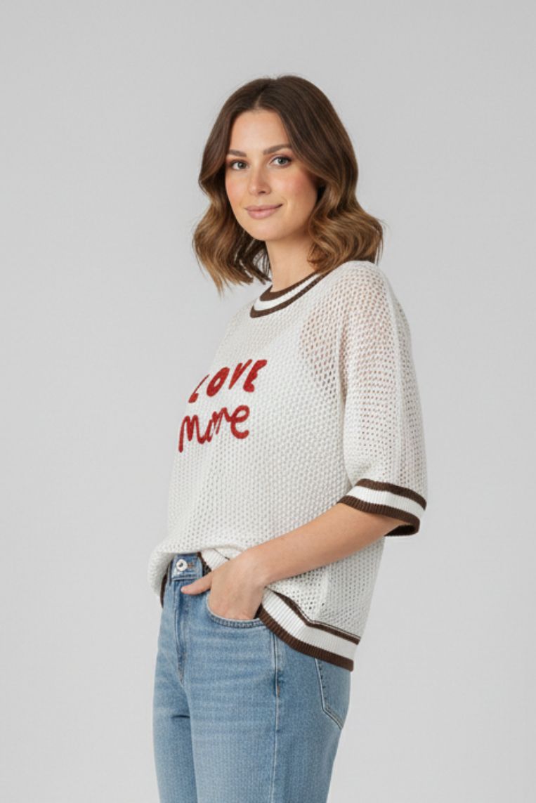 MAGLIA TRAFORATA SCRITTA 'LOVE MORE' 2 MAGLIA TRAFORATA SCRITTA 'LOVE MORE' - immagine 2