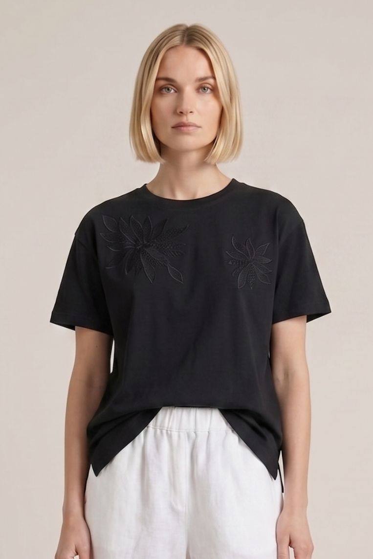T-SHIRT RICAMO FIORI PERLINE - immagine 3