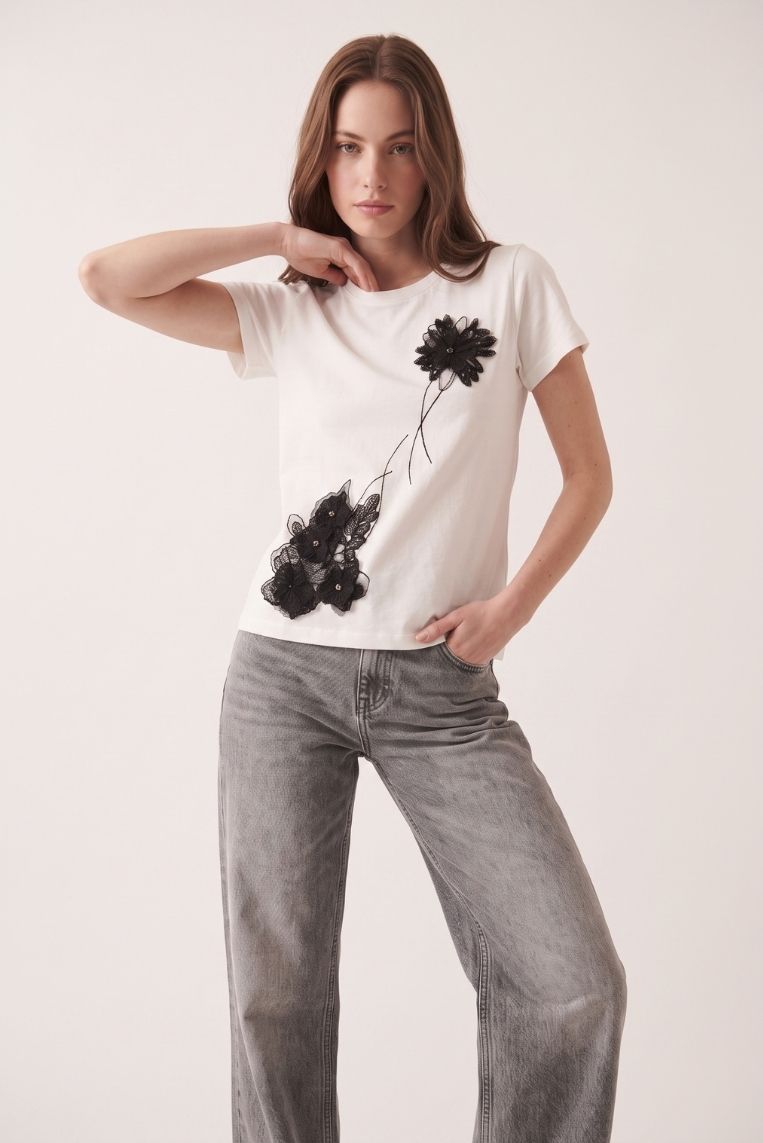 T-SHIRT FIORI TULLE - immagine 2