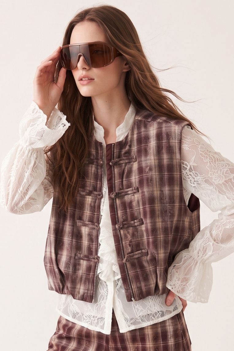 GILET STAMPA CHECK CON ALAMARI - immagine 2