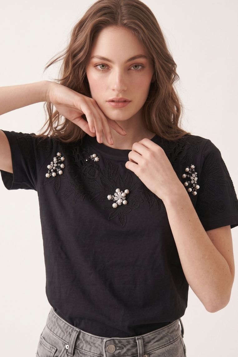 T-SHIRT RICAMO FIORI PAILLETTES 4 T-SHIRT RICAMO FIORI PAILLETTES - immagine 4
