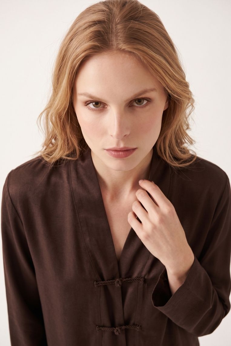 BLUSA CON ALAMARI SATIN 9 BLUSA CON ALAMARI SATIN - immagine 9