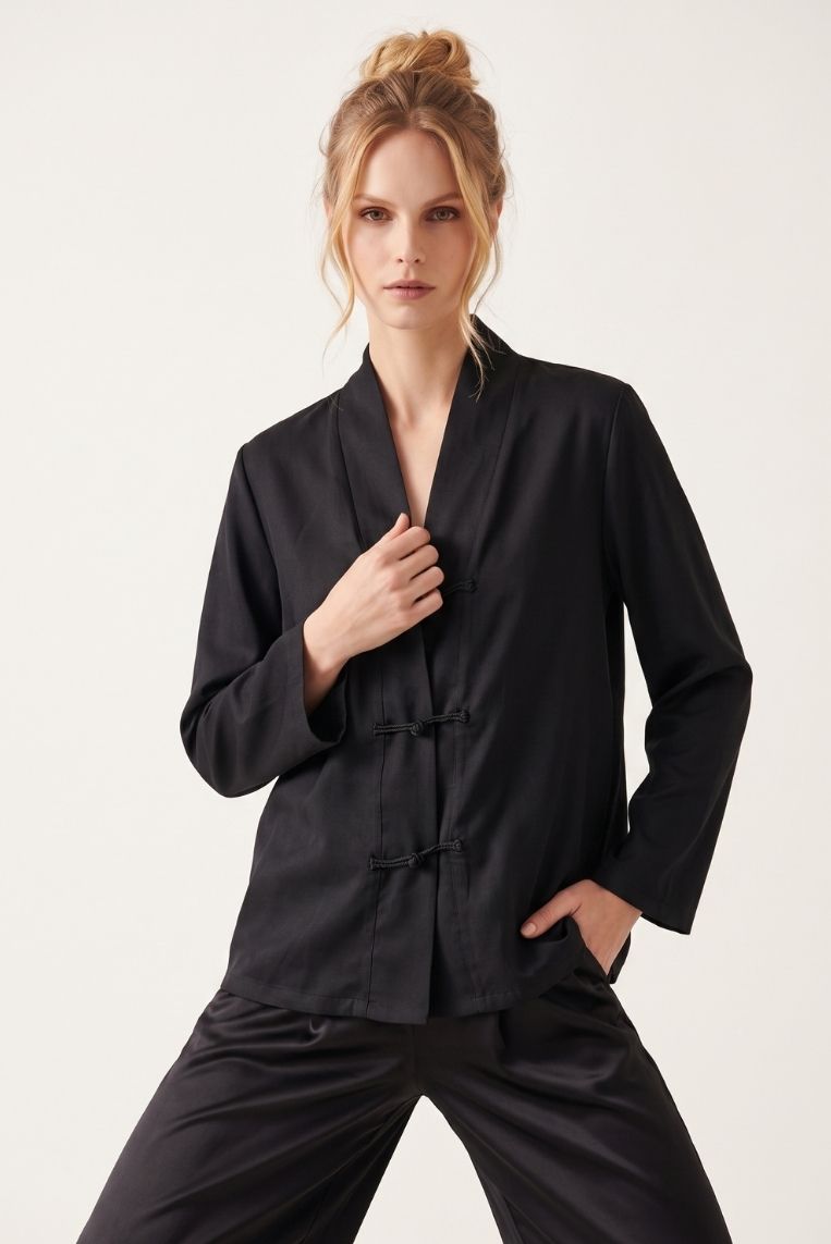 BLUSA CON ALAMARI SATIN