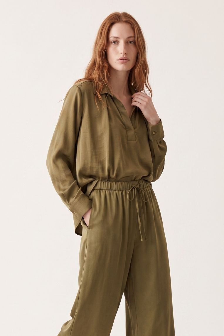 BLUSA SATINATA ARRICCIATA SUL FONDO