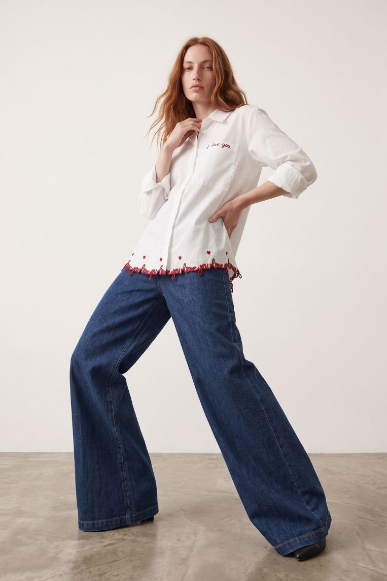 CAMICIA TASCHINO E RICAMO ROSSO