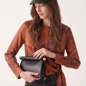 BLUSA SATINATA CON FIOCCO LATERALE PITONE 5 BLUSA SATINATA CON FIOCCO LATERALE PITONE - Thumbnail Image 1