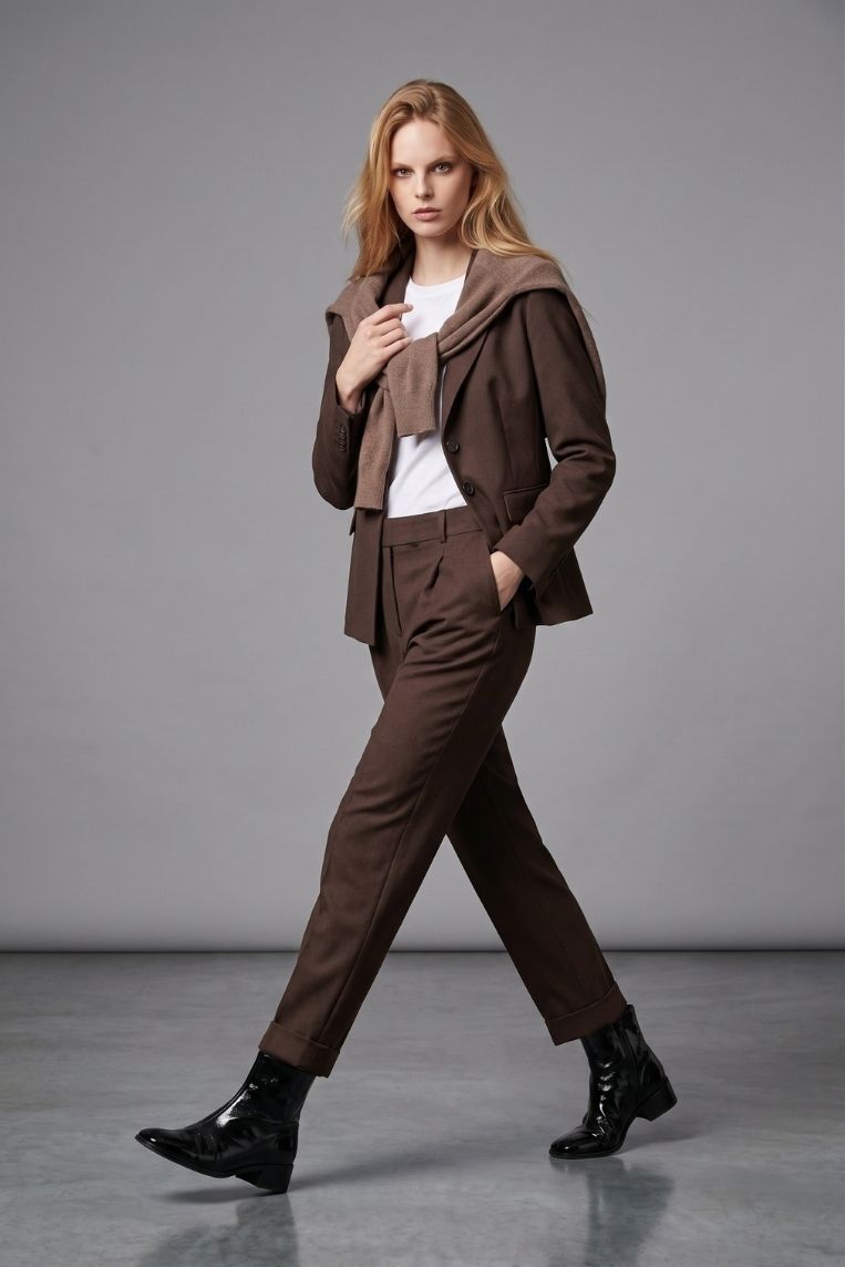 PANTALONE CON PINCES ED ELASTICO IN VITA