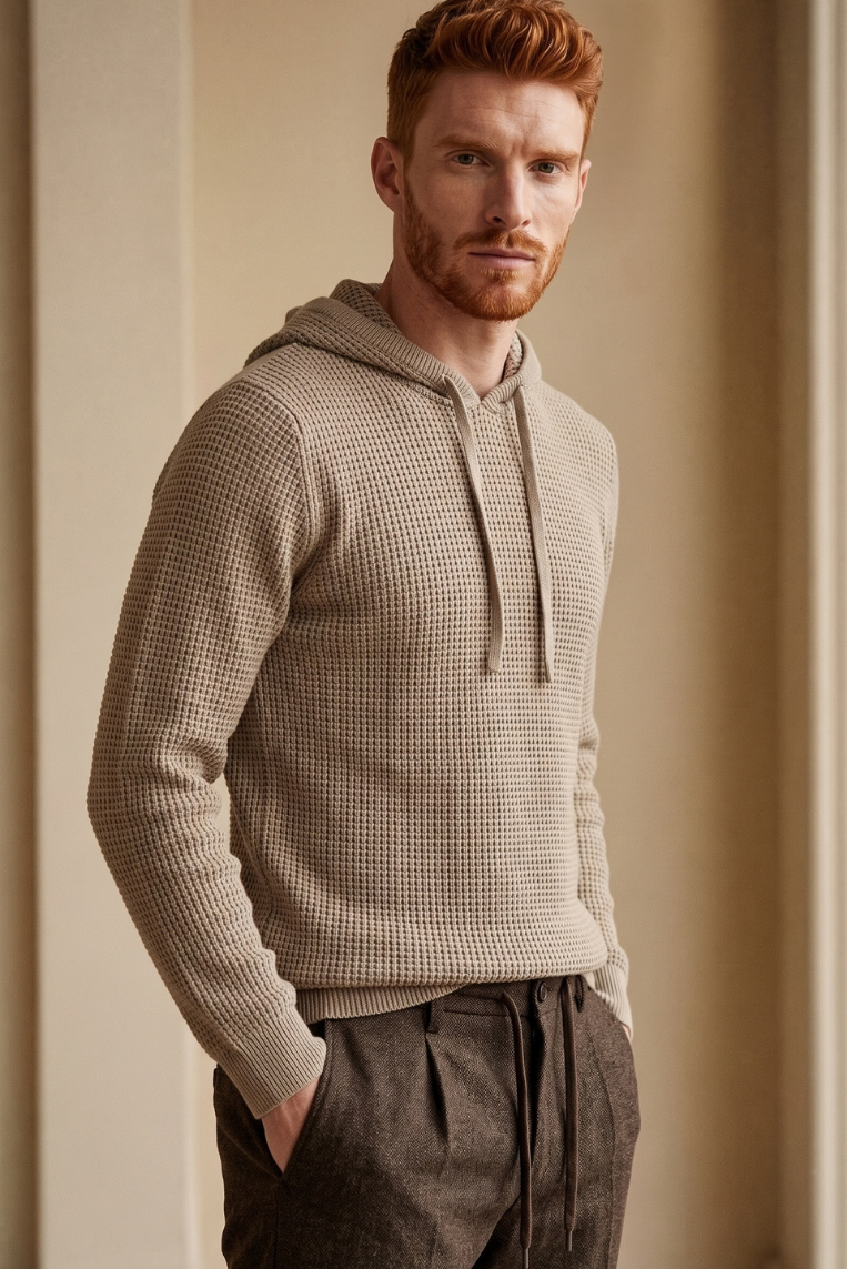 MAGLIA CON CAPPUCCIO E TRAMA - M, BEIGE